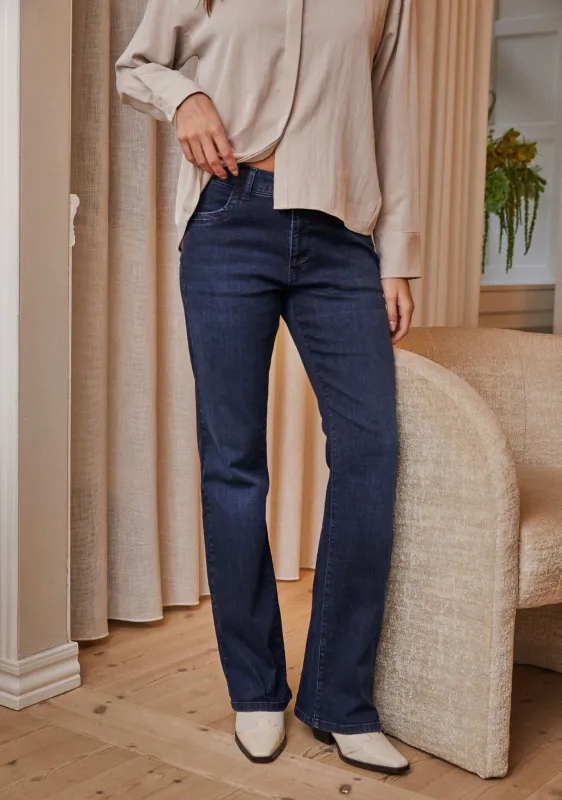 ISAY - Verona Flare Jeans - Dark Basic Wash